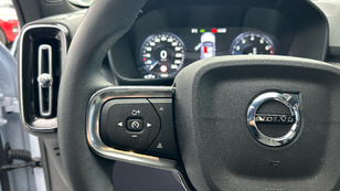 Volvo XC40 T2 Core Auto 95 kW (129 CV) - 16 Volvo XC40 T2 Ocasión 95 KW (129CV) - 16