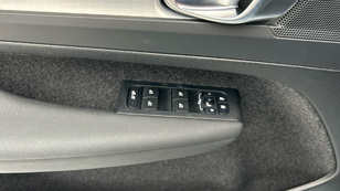 Volvo XC40 T2 Core Auto 95 kW (129 CV) - 38 Volvo XC40 T2 Ocasión 95 KW (129CV) - 38