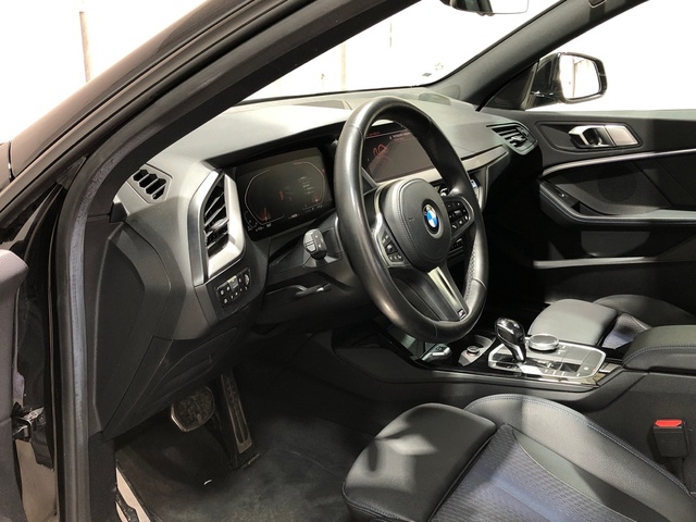 BMW Serie 2 218d Gran Coupe color Negro. Año 2020. 110KW(150CV). Diésel. En concesionario Movilnorte El Plantio de Madrid