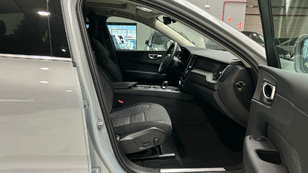 Volvo XC60 T6 Recharge Core AWD Auto 257 kW (350 CV) - 7 Volvo XC60 T6 Ocasión 257 KW (350CV) - 7