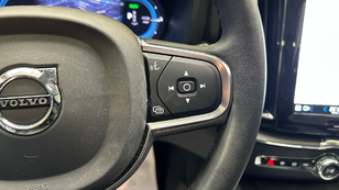 Volvo XC60 T6 Recharge Core AWD Auto 257 kW (350 CV) - 49 Volvo XC60 T6 Ocasión 257 KW (350CV) - 49