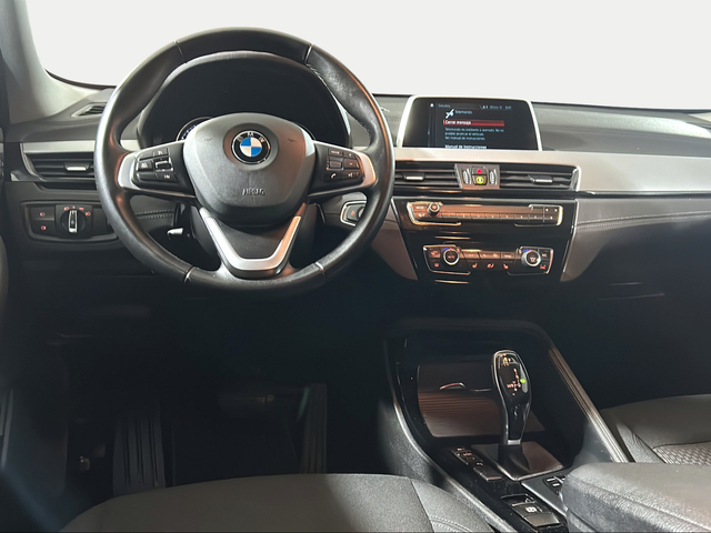 BMW X2 sDrive18i color Blanco. Año 2019. 103KW(140CV). Gasolina. En concesionario San Pablo Motor | Su Eminencia de Sevilla