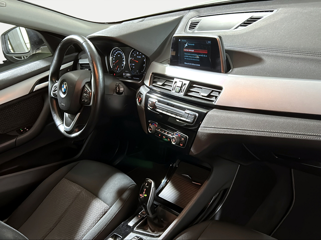 BMW X2 sDrive18i color Blanco. Año 2019. 103KW(140CV). Gasolina. En concesionario San Pablo Motor | Su Eminencia de Sevilla