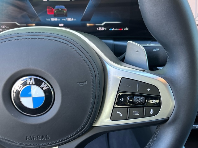 BMW Serie 4 420d Gran Coupe color Verde. Año 2024. 140KW(190CV). Diésel. En concesionario Celtamotor Vigo de Pontevedra