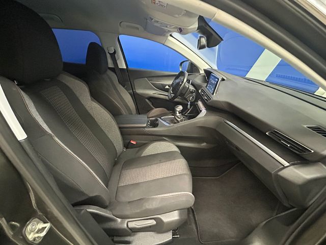 Peugeot 3008 PureTech 130 Allure EAT8 96 kW (130 CV)