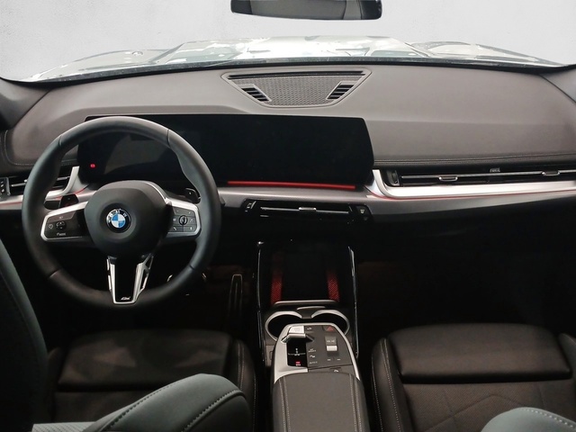 BMW X1 xDrive20d color Verde. Año 2025. 120KW(163CV). Diésel. En concesionario Enekuri Motor de Vizcaya
