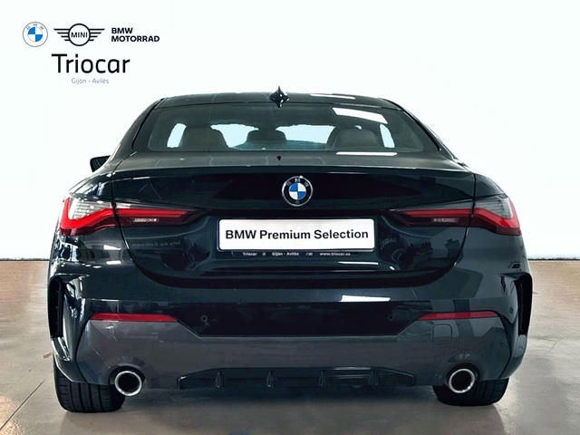 BMW Serie 4 420d Coupe color Negro. Año 2022. 140KW(190CV). Diésel. En concesionario Triocar Gijón (Bmw y Mini) de Asturias