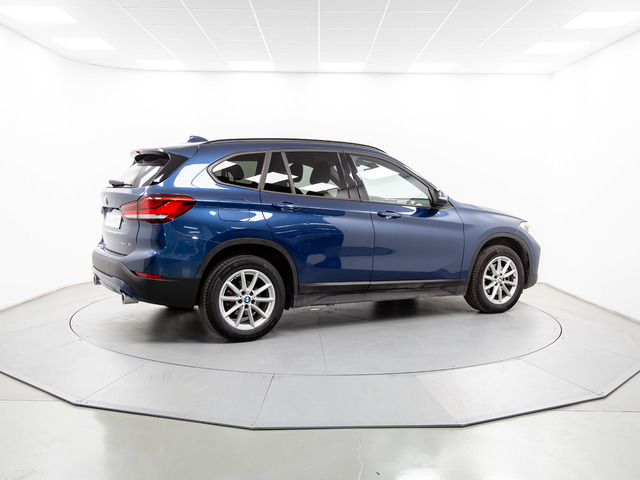 BMW X1 sDrive18d color Naranja. Año 2021. 110KW(150CV). Diésel. En concesionario Movil Begar Petrer de Alicante
