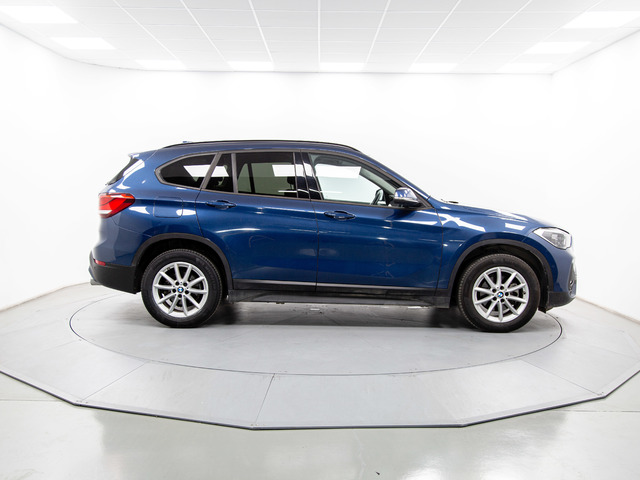 BMW X1 sDrive18d color Naranja. Año 2021. 110KW(150CV). Diésel. En concesionario Movil Begar Petrer de Alicante