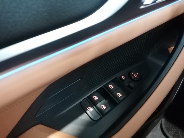 BMW i4 eDrive40 color Gris. Año 2025. 250KW(340CV). Eléctrico. En concesionario Adler Motor S.L. TOLEDO de Toledo