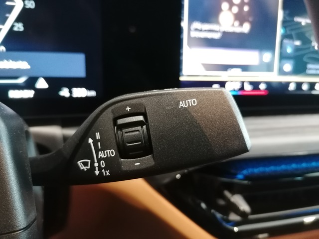 BMW i4 eDrive40 color Gris. Año 2025. 250KW(340CV). Eléctrico. En concesionario Adler Motor S.L. TOLEDO de Toledo
