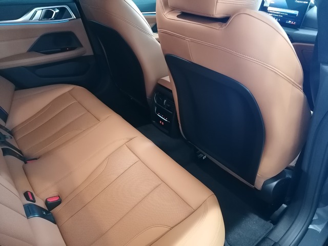 BMW i4 eDrive40 color Gris. Año 2025. 250KW(340CV). Eléctrico. En concesionario Adler Motor S.L. TOLEDO de Toledo