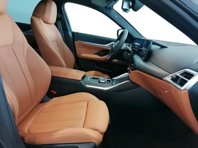BMW i4 eDrive40 color Gris. Año 2025. 250KW(340CV). Eléctrico. En concesionario Adler Motor S.L. TOLEDO de Toledo