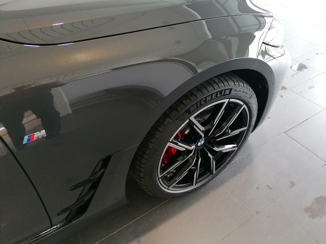 BMW i4 eDrive40 color Gris. Año 2025. 250KW(340CV). Eléctrico. En concesionario Adler Motor S.L. TOLEDO de Toledo