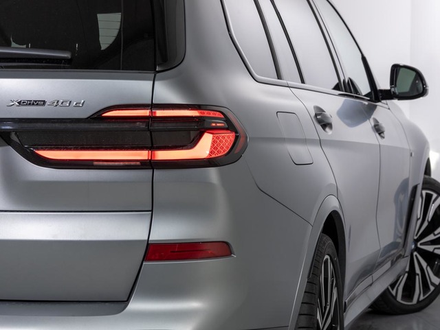 BMW X7 xDrive40d color Gris. Año 2025. 259KW(352CV). Diésel. En concesionario Oliva Motor Girona de Girona