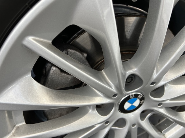 BMW Serie 1 118i color Gris. Año 2024. 103KW(140CV). Gasolina. En concesionario ALZIRA Automoviles Fersan, S.A. de Valencia