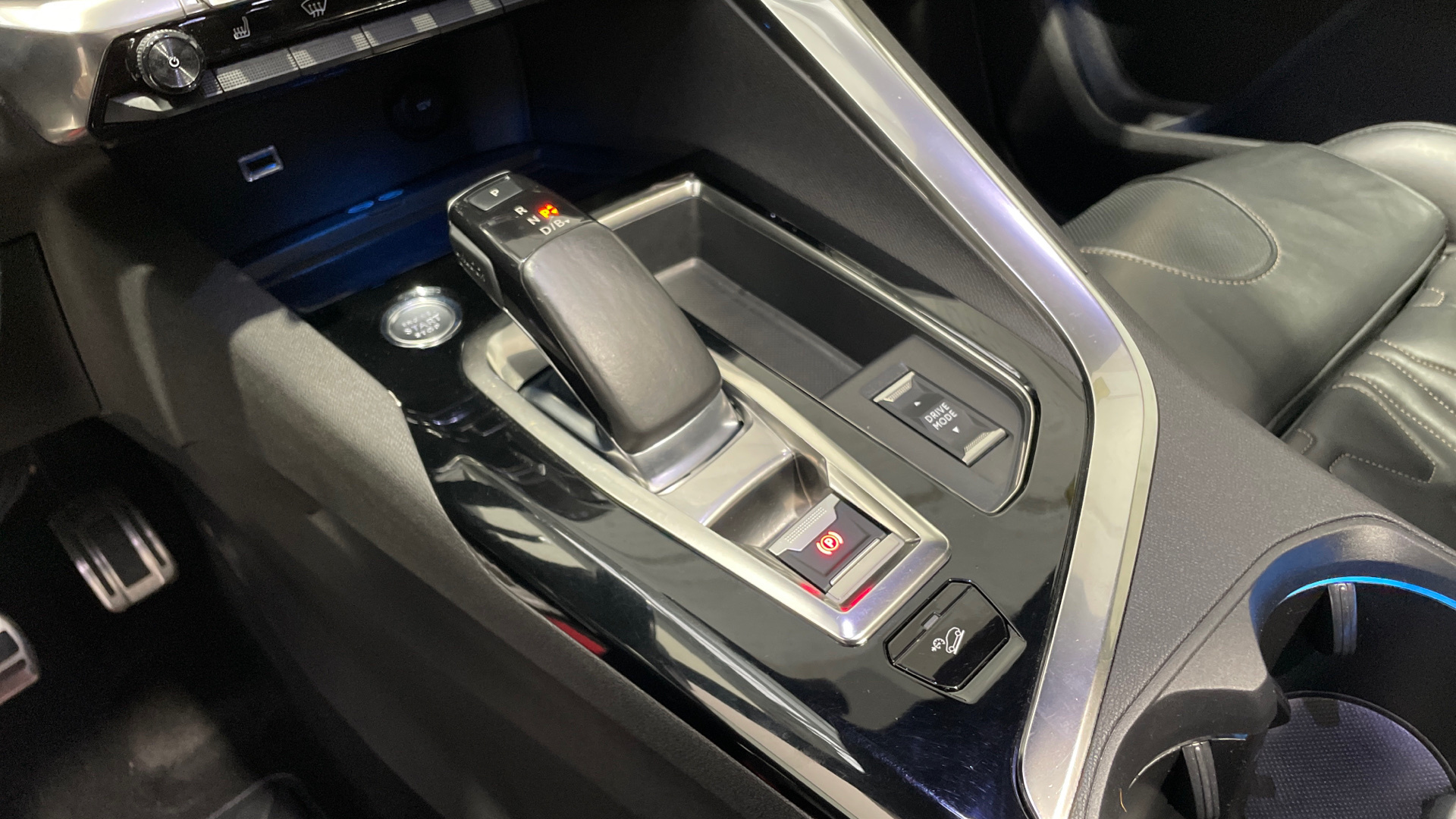 Peugeot 3008 Hybrid 300 - 18