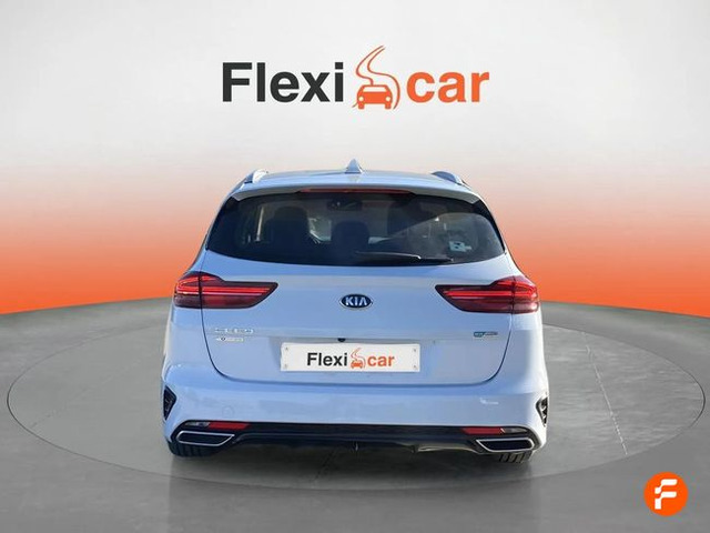 Foto 7 Kia Ceed Tourer 1.6 GDi PHEV eDrive 104 kW (141 CV)