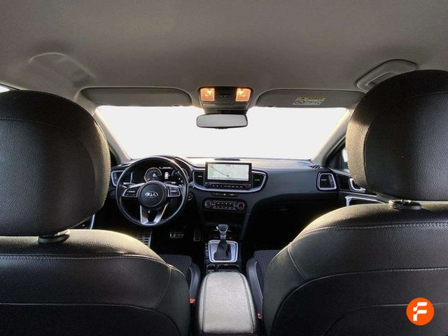 Foto 9 Kia Ceed Tourer 1.6 GDi PHEV eDrive 104 kW (141 CV)