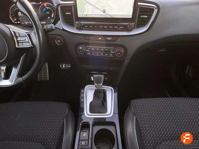 Foto 10 Kia Ceed Tourer 1.6 GDi PHEV eDrive 104 kW (141 CV)