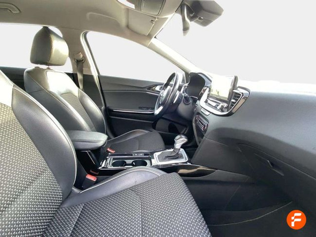 Foto 13 Kia Ceed Tourer 1.6 GDi PHEV eDrive 104 kW (141 CV)