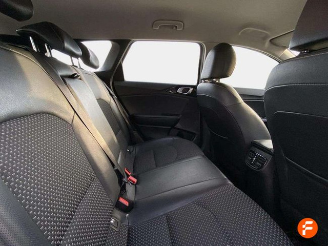 Foto 14 Kia Ceed Tourer 1.6 GDi PHEV eDrive 104 kW (141 CV)