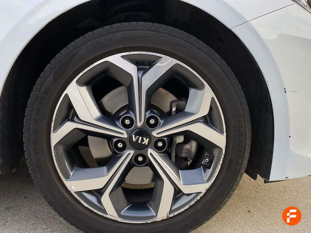 Foto 17 Kia Ceed Tourer 1.6 GDi PHEV eDrive 104 kW (141 CV)