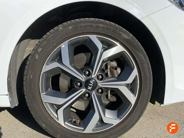 Foto 23 Kia Ceed Tourer 1.6 GDi PHEV eDrive 104 kW (141 CV)