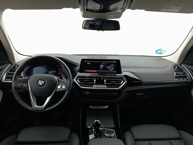 BMW X3 xDrive20d color Gris. Año 2023. 140KW(190CV). Diésel. En concesionario Augusta Aragon S.A. de Zaragoza