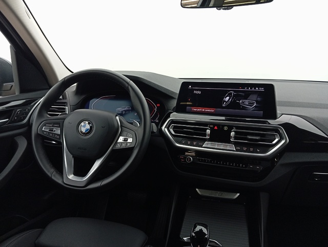 BMW X3 xDrive20d color Gris. Año 2023. 140KW(190CV). Diésel. En concesionario Augusta Aragon S.A. de Zaragoza
