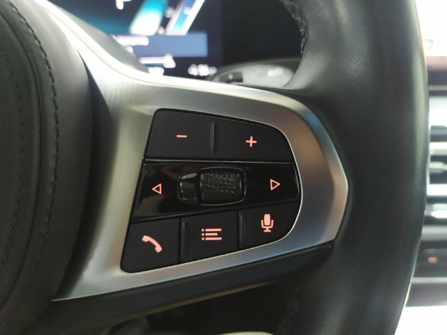 BMW i4 eDrive40 color Blanco. Año 2023. 250KW(340CV). Eléctrico. En concesionario Hispamovil Elche de Alicante