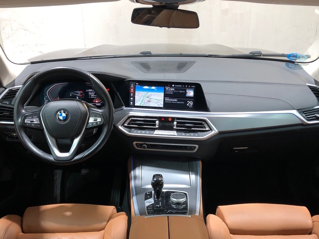 BMW X5 xDrive30d color Negro. Año 2023. 210KW(286CV). Diésel. En concesionario Movilnorte El Carralero de Madrid