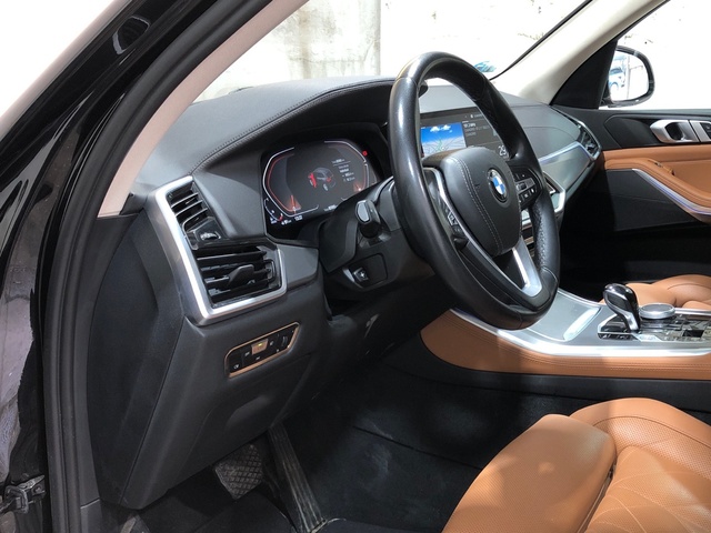 BMW X5 xDrive30d color Negro. Año 2023. 210KW(286CV). Diésel. En concesionario Movilnorte El Carralero de Madrid