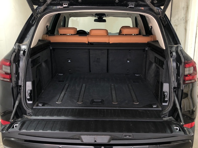 BMW X5 xDrive30d color Negro. Año 2023. 210KW(286CV). Diésel. En concesionario Movilnorte El Carralero de Madrid