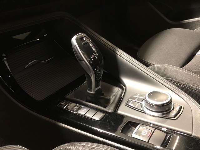 BMW X2 sDrive18i color Blanco. Año 2021. 103KW(140CV). Gasolina. En concesionario Auto Premier, S.A. - GUADALAJARA de Guadalajara