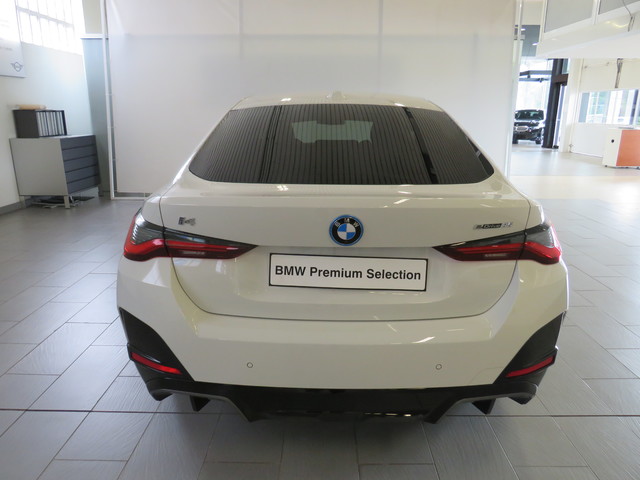 BMW i4 eDrive35 color Blanco. Año 2025. 210KW(286CV). Eléctrico. En concesionario Lugauto S.A. de Lugo