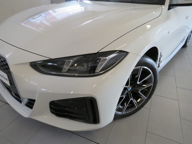 BMW i4 eDrive35 color Blanco. Año 2025. 210KW(286CV). Eléctrico. En concesionario Lugauto S.A. de Lugo
