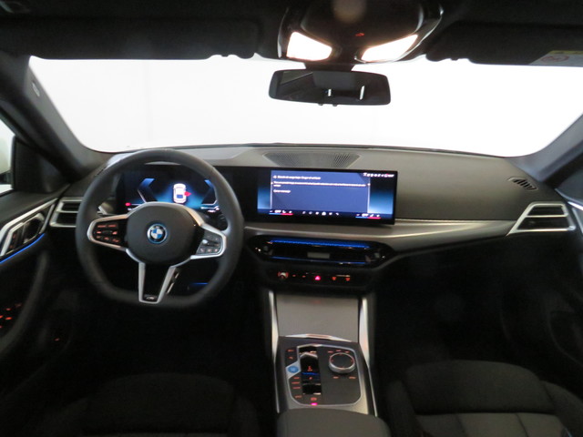 BMW i4 eDrive35 color Blanco. Año 2025. 210KW(286CV). Eléctrico. En concesionario Lugauto S.A. de Lugo