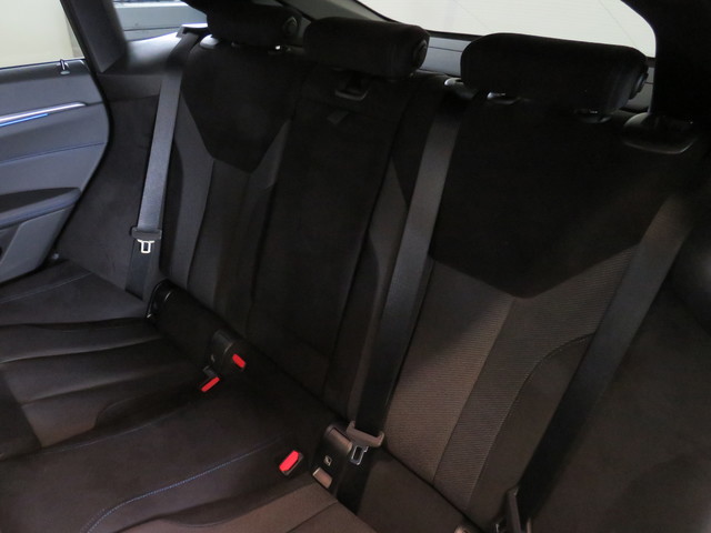 BMW i4 eDrive35 color Blanco. Año 2025. 210KW(286CV). Eléctrico. En concesionario Lugauto S.A. de Lugo