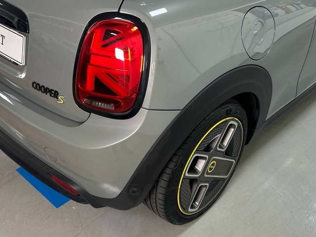 fotoG 12 del MINI MINI 3 Puertas Cooper SE 135 kW (184 CV) 184cv Eléctrico del 2022 en Asturias