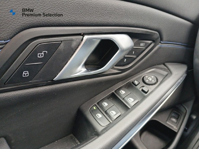 BMW Serie 3 320d color Azul. Año 2024. 140KW(190CV). Diésel. En concesionario Adler Motor S.L. TOLEDO de Toledo