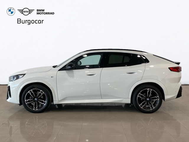 BMW X2 xDrive20d color Blanco. Año 2024. 120KW(163CV). Diésel. En concesionario Burgocar (Bmw y Mini) de Burgos