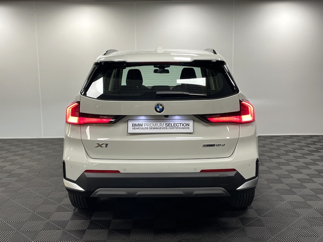 BMW X1 sDrive18d color Blanco. Año 2024. 110KW(150CV). Diésel. En concesionario Maberauto de Castellón