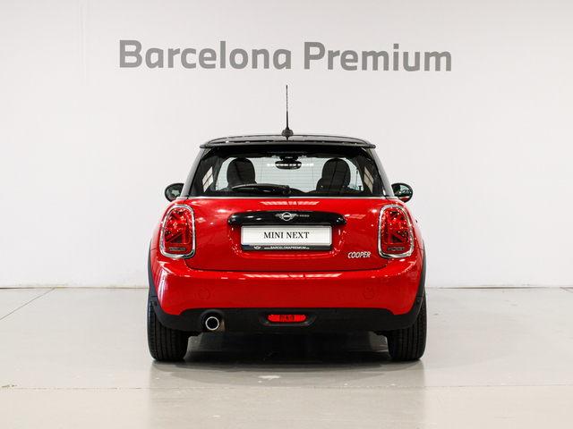 fotoG 4 del MINI MINI 3 Puertas Cooper 100 kW (136 CV) 136cv Gasolina del 2021 en Barcelona