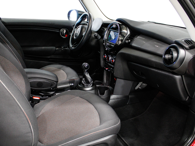 fotoG 13 del MINI MINI 3 Puertas Cooper 100 kW (136 CV) 136cv Gasolina del 2021 en Barcelona