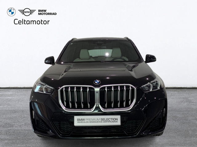 BMW X1 sDrive18d color Negro. Año 2024. 110KW(150CV). Diésel. En concesionario Celtamotor Lalín de Pontevedra