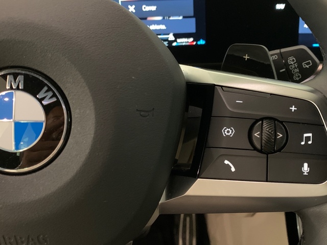 BMW X1 sDrive18d color Negro. Año 2024. 110KW(150CV). Diésel. En concesionario Celtamotor Lalín de Pontevedra