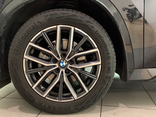 BMW X1 sDrive18d color Negro. Año 2024. 110KW(150CV). Diésel. En concesionario Celtamotor Lalín de Pontevedra