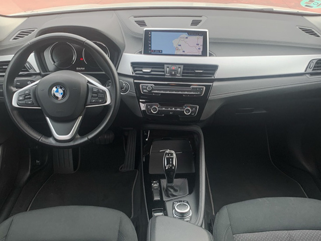 BMW X2 sDrive18d color Blanco. Año 2021. 110KW(150CV). Diésel. En concesionario Celtamotor Pontevedra de Pontevedra