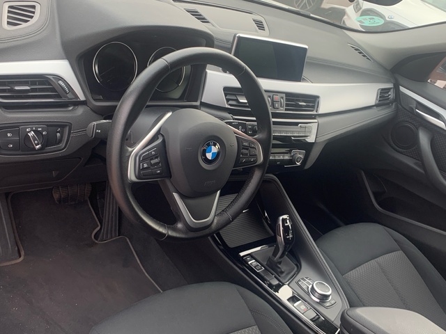 BMW X2 sDrive18d color Blanco. Año 2021. 110KW(150CV). Diésel. En concesionario Celtamotor Pontevedra de Pontevedra
